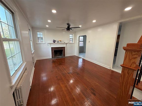 3rd image of 153-155 Arlington Ave