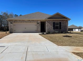 102 High Leaf Dr, Harvest, AL 35749