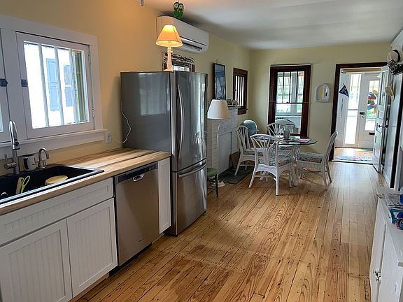 4th image of 517 Cedar Ave