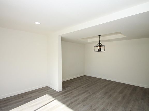 5th image of 291 Green Moor Pl