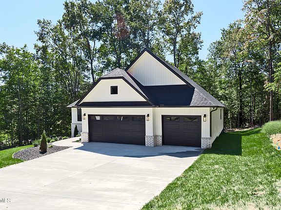 2nd image of 214 Nicoma Cir