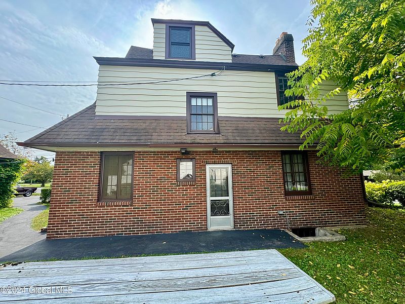 4th image of 57 Romeyn Avenue