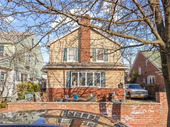 85-15 159th Street, Jamaica Hills, NY 11432