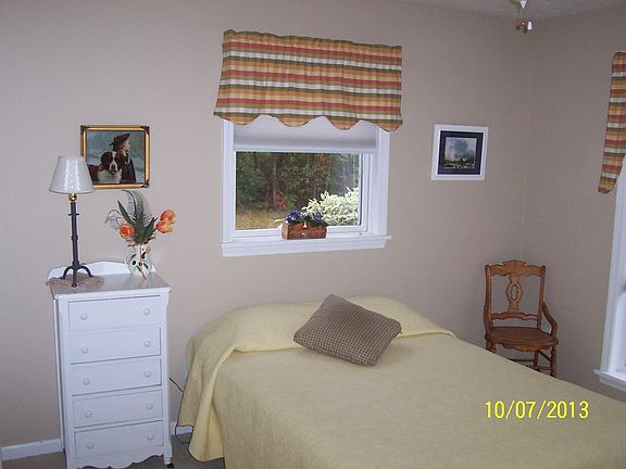 2nd downstairs bedroom