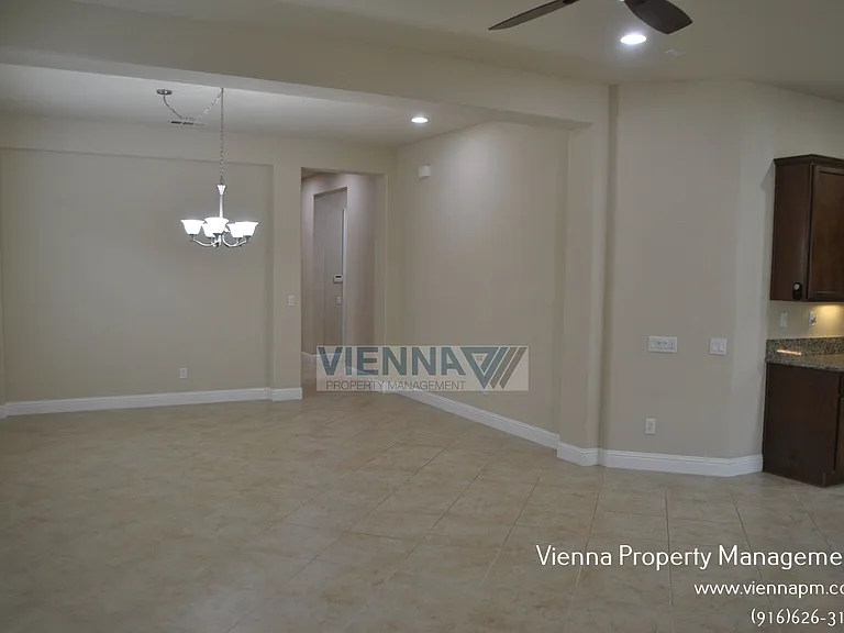 2101 Harpford Dr — Photo 13