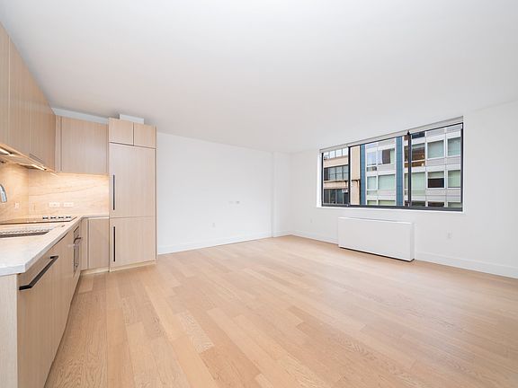 3rd image of 250 W 19th St APT 10C