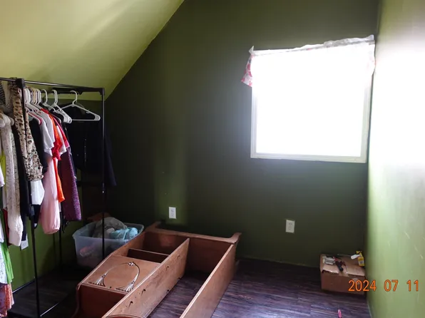 224 6th Ave, Manistee, MI 49660