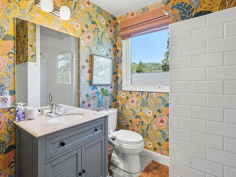 284 E Blithedale Ave — Photo 32