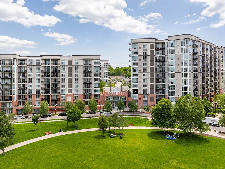 Postmark Apartments — Photo 12