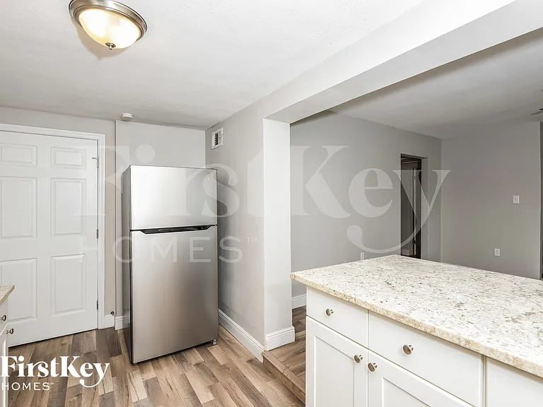 611 Hewett Dr — Photo 8