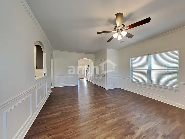 216 Leland Ln — Photo 8