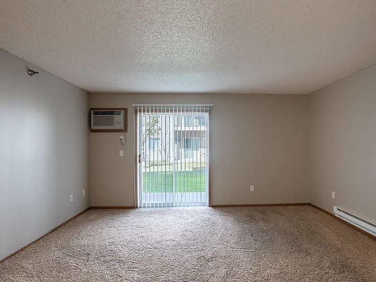 Parkside Apartments — Photo 12