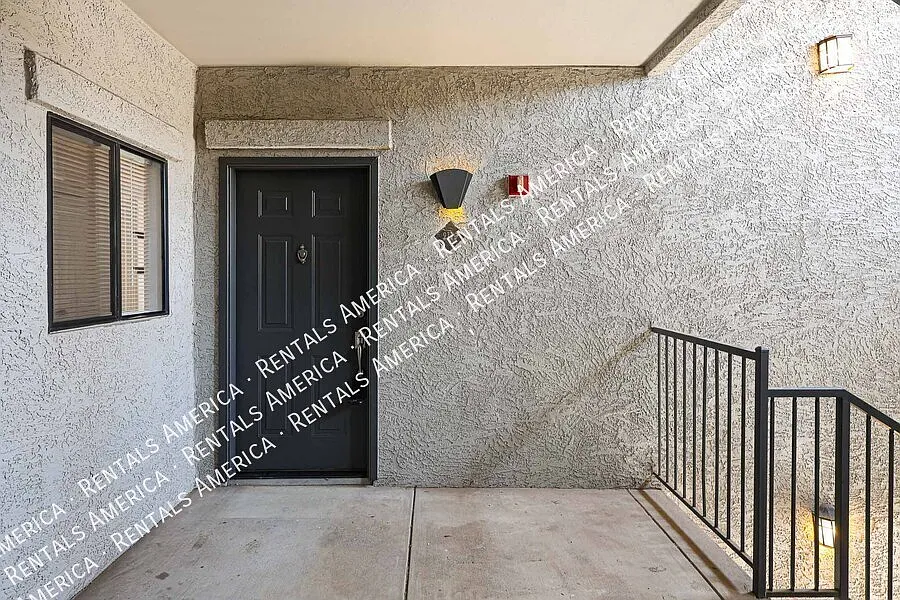 Amazing 1 BR/1 BA Condo in North Scottsale Signature Community — Photo 3