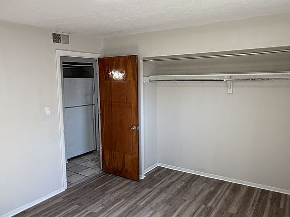 3rd image of 287 E 156th St