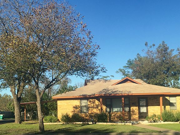 2nd image of 223 W Avenue H