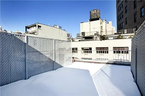 Sold by R New York | media 11