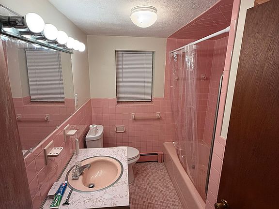 5th image of 122 Lantern Rd APT 1
