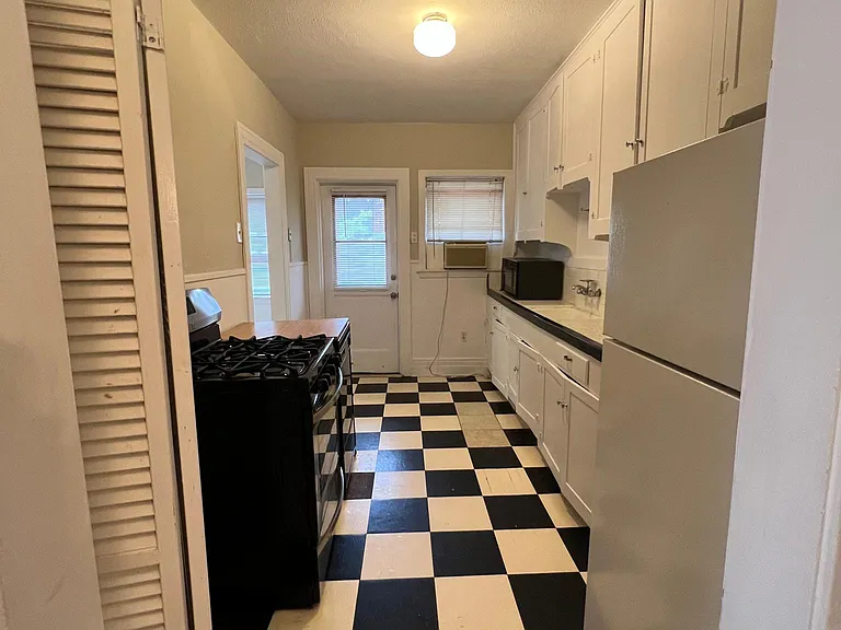 536 Fulton Ave — Photo 11