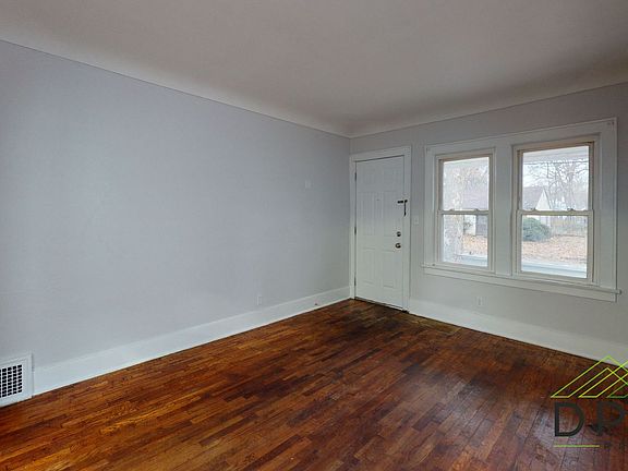 5th image of 312 S Foster Ave
