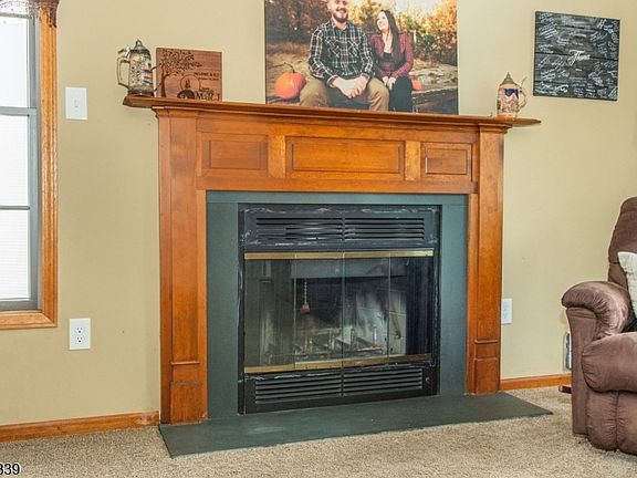 5th image of 86 Burlington Ct