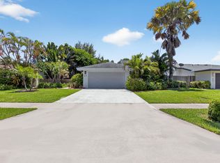 22 Baytree Cir, Boynton Beach, FL 33436