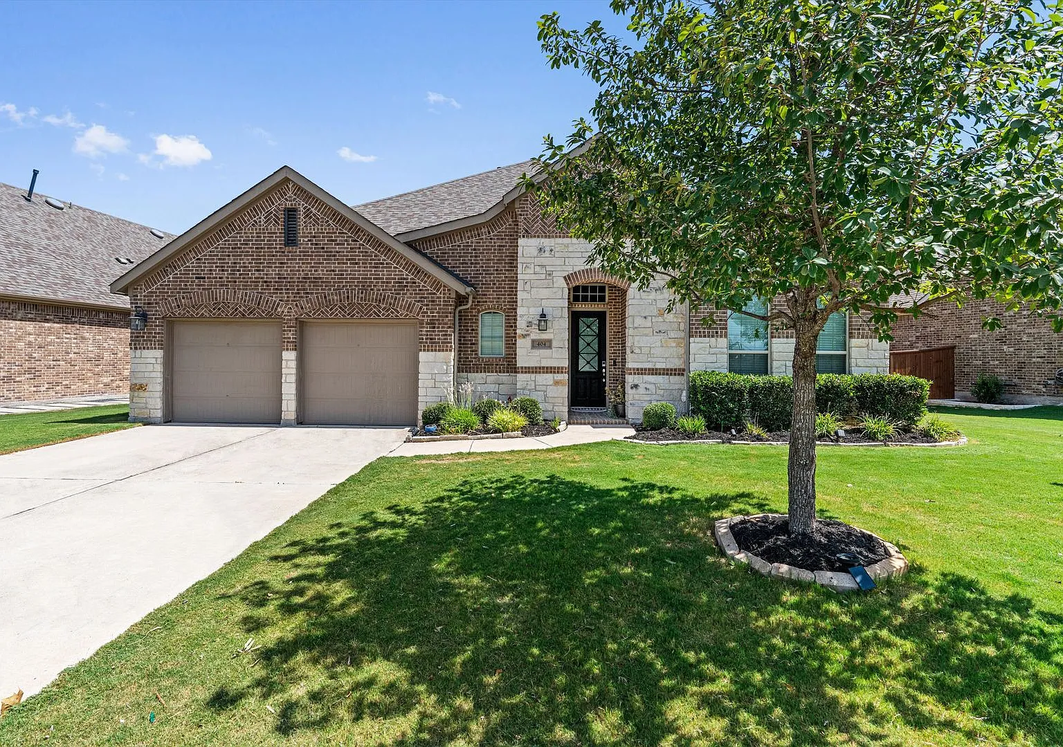 Incredible 4-Bedroom Home in Liberty Hill for Lease — Photo 1