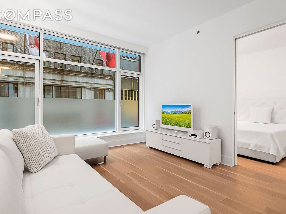 1st image of 5 E 44th St #2A