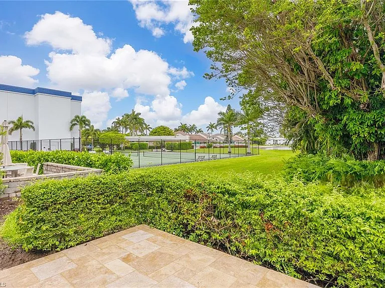 571 Park Shore Dr #G-6 — Photo 32