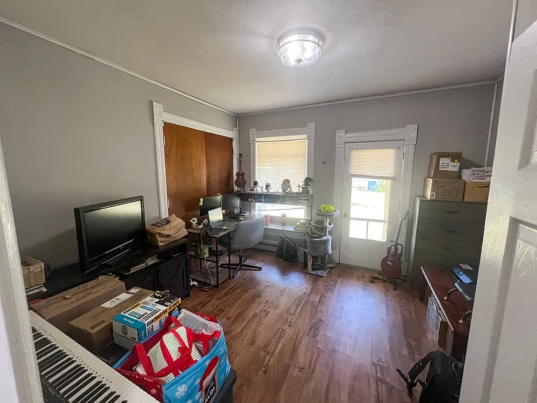 362 N Line St — Photo 7