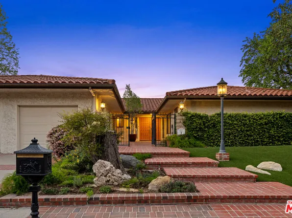 18919 La Montana Pl, Tarzana, CA 91356