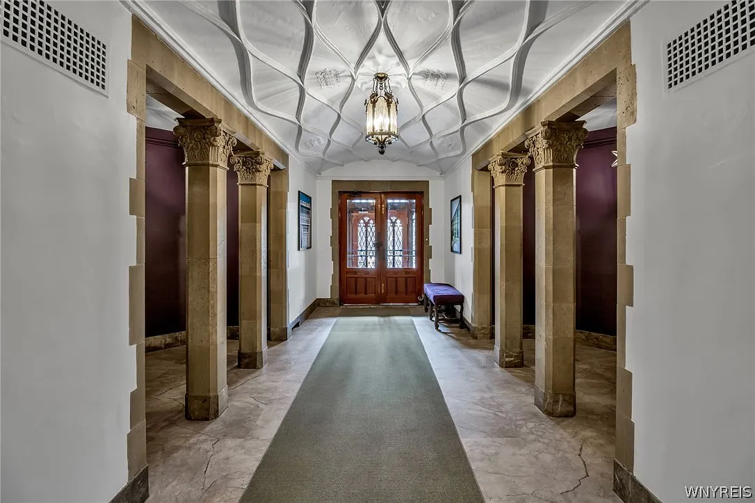 1 bed, 1.5 bath, 1019 sqft, $2,000 — Photo 3