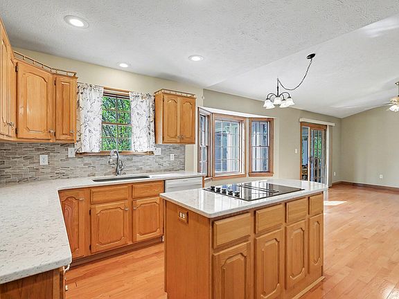 4th image of 3950 Elliston Mount Zion Rd