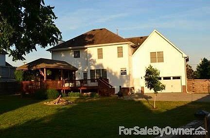 Large fenced backyard
						:
						One of the only a few square lots in the sub-division.