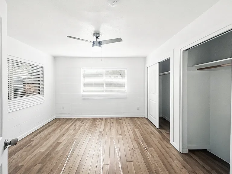 1911 E Amelia Ave #7 — Photo 32