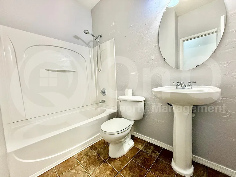 165 W Tremaine Ct — Photo 15