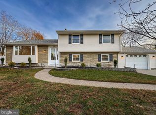 308 Farmdale Rd, Moorestown, NJ 08057