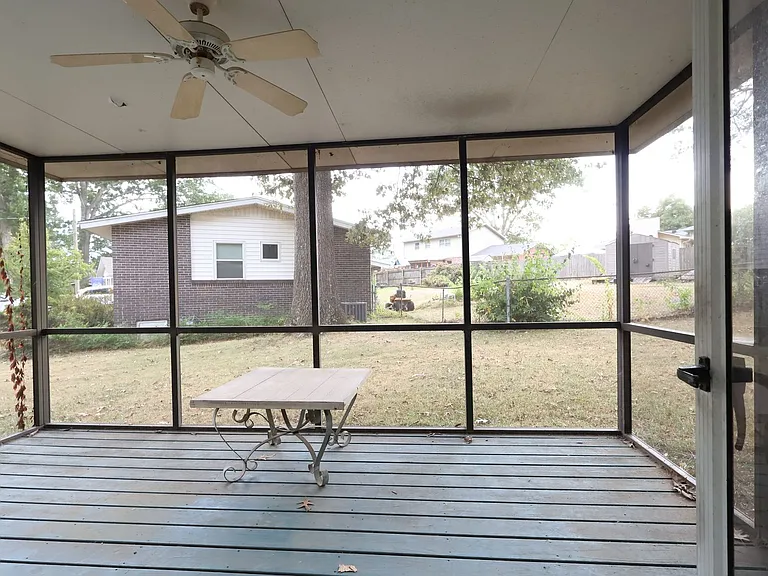 536 Edgecrest Cir — Photo 27