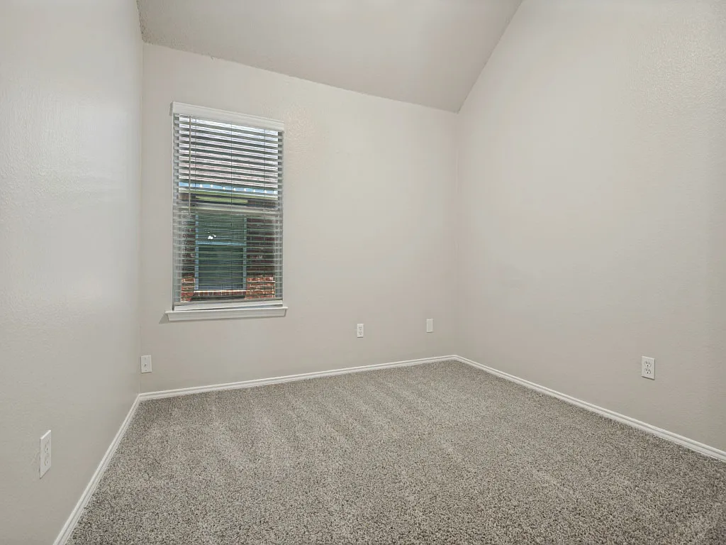 4 bed, 2246 sqft, $2,895 — Photo 3