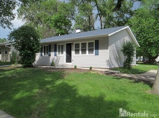 416 Cedar Cir, Streamwood, IL 60107