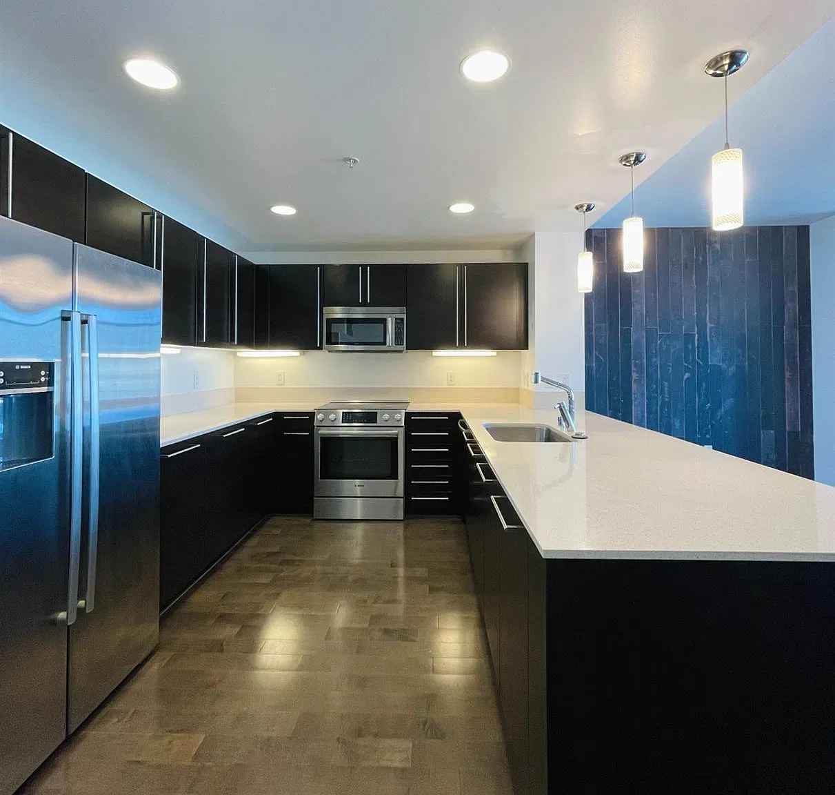 1 bed, 1.0 bath, 756 sqft, $4,850 — Photo 2