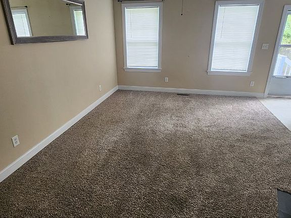 3rd image of 411 Landing Place Dr