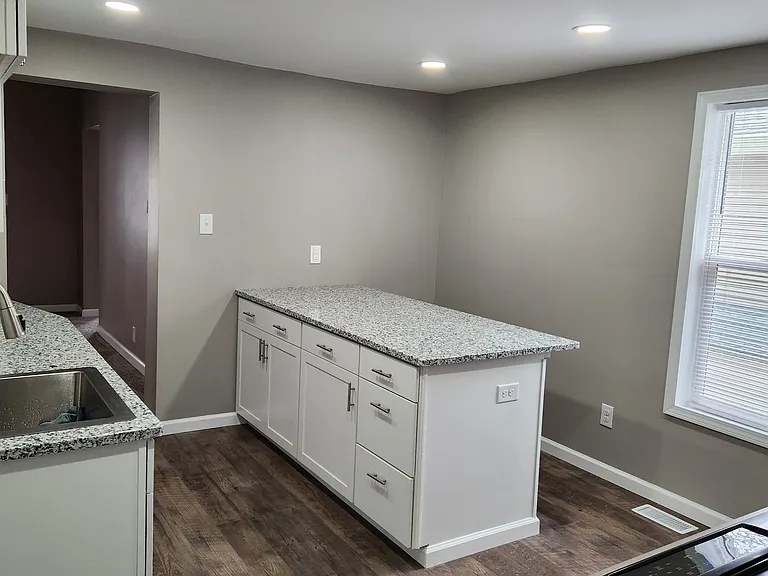 1025 Morrison Ave — Photo 10
