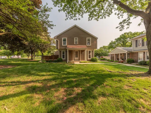 2705 Winthrop Ct, Ann Arbor, MI 48104