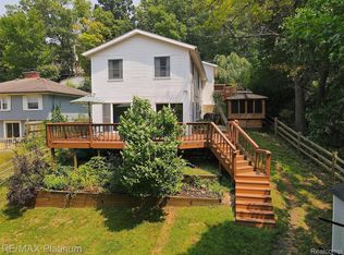 11662 Weiman Dr, Pinckney, MI