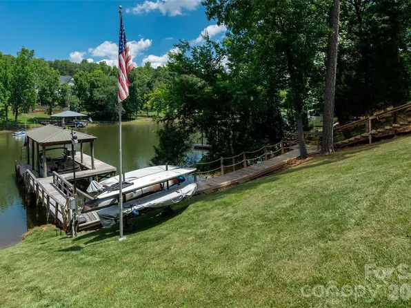 6236 River Cabin Ln, Charlotte, NC 28278