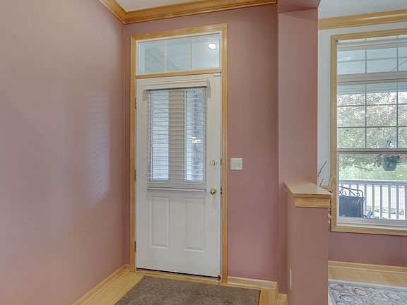 5th image of 15164 Dundee Ave