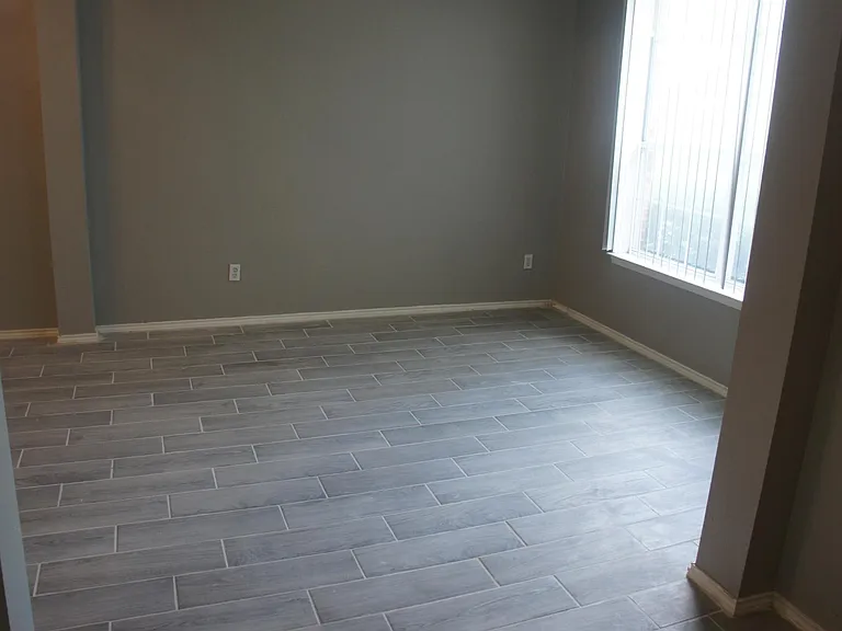 1839 Hillwood Dr — Photo 33