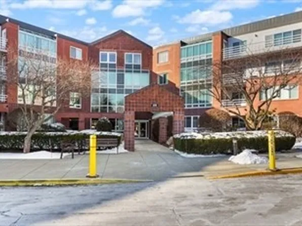 380 Place Ln #380, Woburn, MA 01801