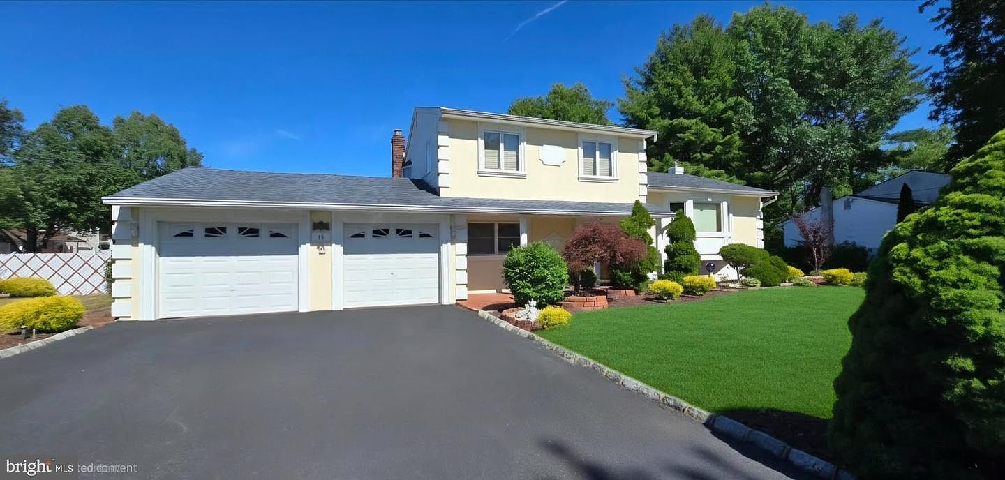 13 Tuscarora Cir, Old Bridge, NJ 08857 | MLS #NJMX2012508 | Zillow