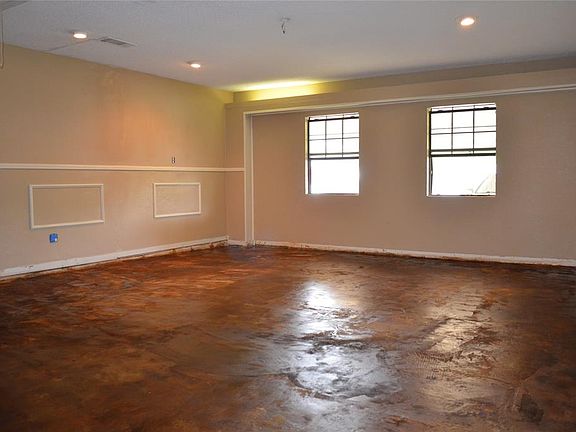 5th image of 1221 Dennis Dr